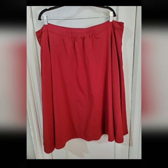 SOLD! Modcloth Red Midiskirt - Picture 4 of 6